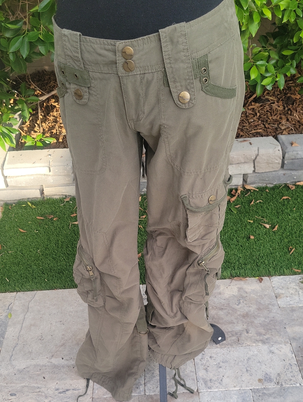 Vtg Y2K Olive Green Low Rise Cargo Pants Paratrooper Multi-Pocket Utility Design - Picture 9 of 12